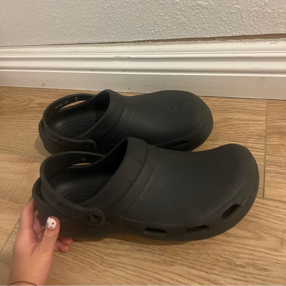 Black crocks